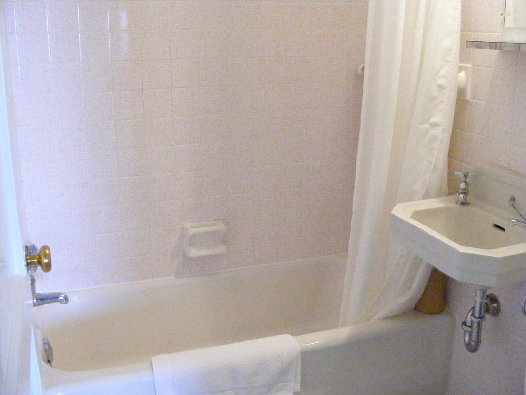 Hotel Motel Bon Accueil Rivière-la-Madeleine Zimmer foto